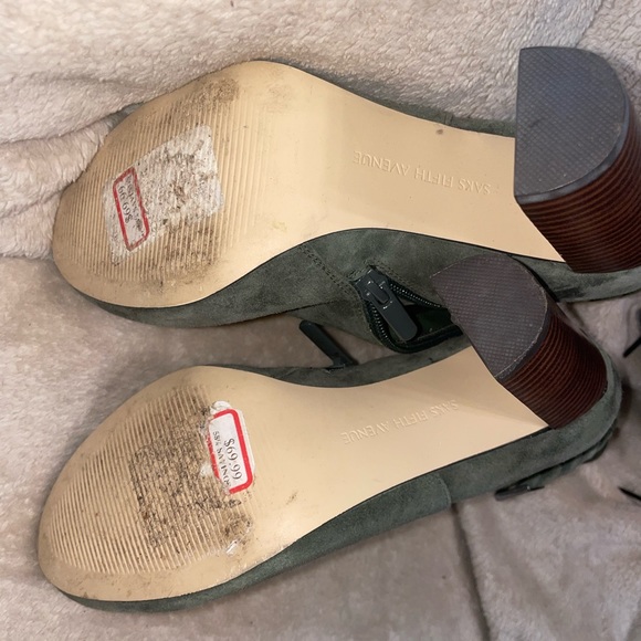 Saks fifth avenue boots suede green so pretty used once - Picture 9 of 10